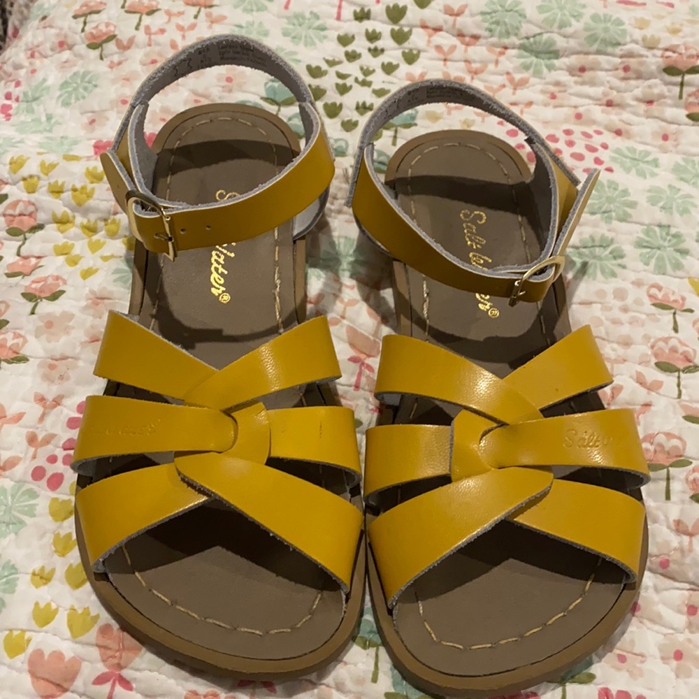 Yellow/mustard color Salteatee sandals